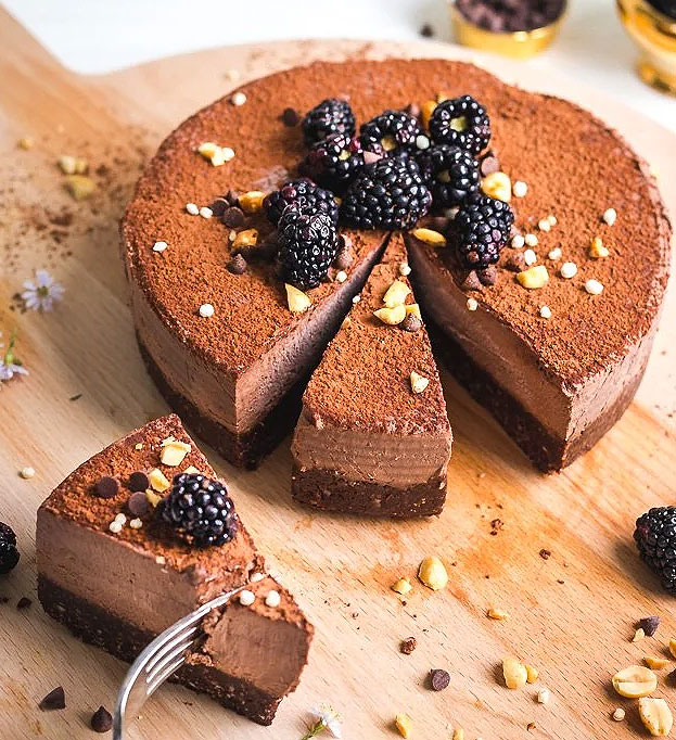 Ovog Valentinova napravi neodoljivi veganski čoko cheesecake – bez pečenja!